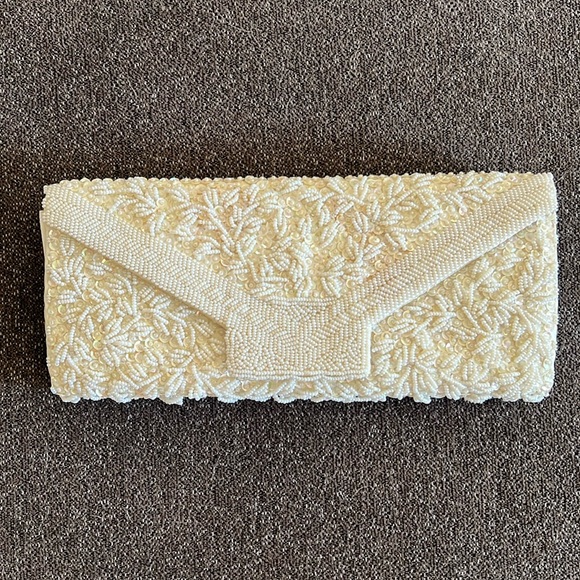 Beaded Clutch With Iridescent Sequins Color Ivory/Off White - Picture 1 of 14